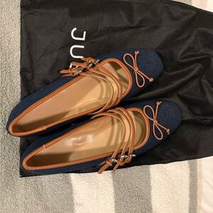 Elegant Denim and Tan Women's Flats